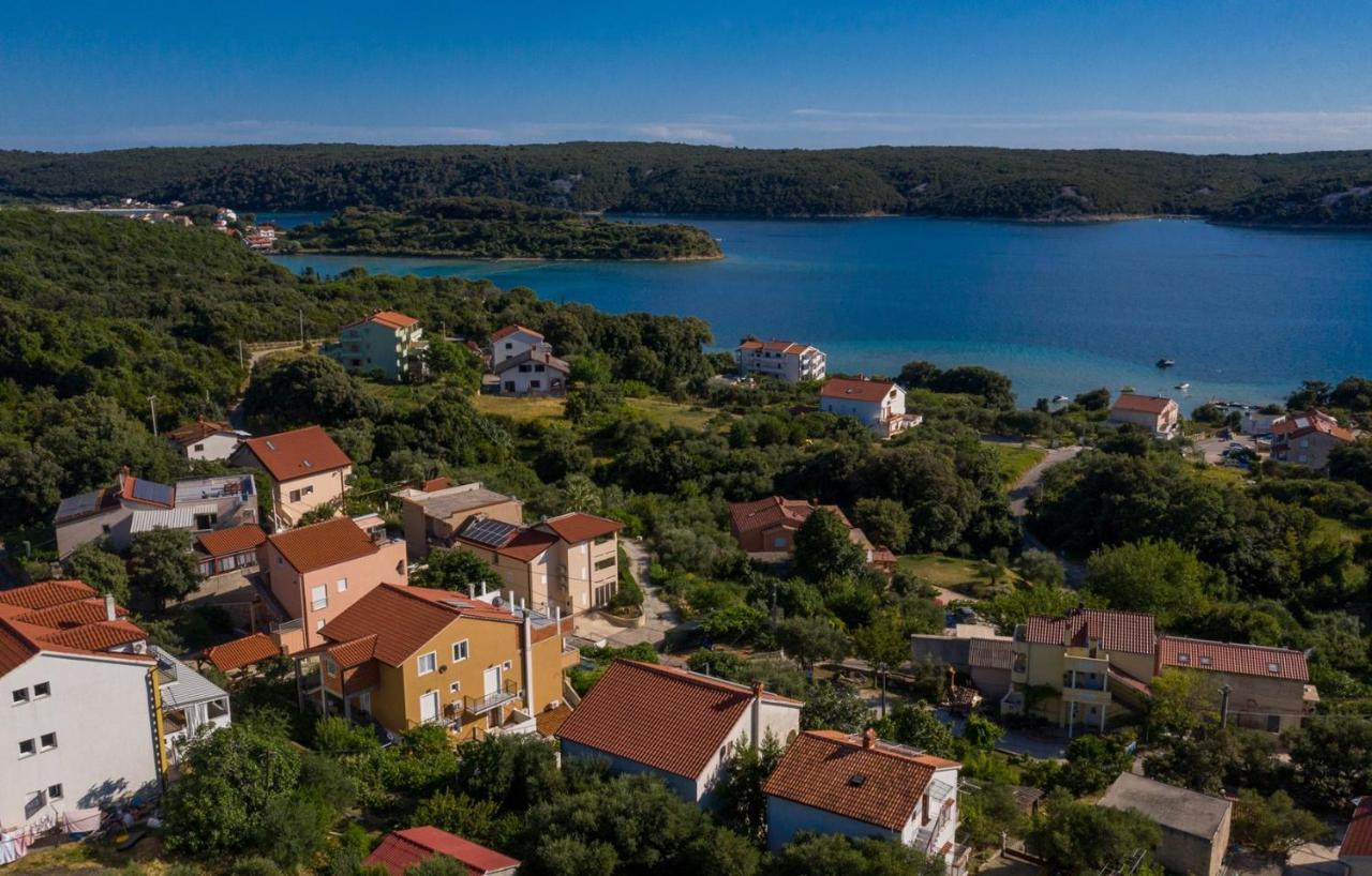Apartments Makaus Supetarska Draga Ruang foto